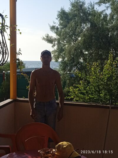  ,   Maxim, 44 ,   ,   , c , 