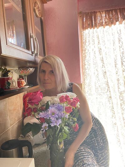  ,   Larisa, 52 ,   ,   , c 