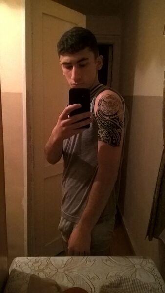 ,   Levon, 29 ,  