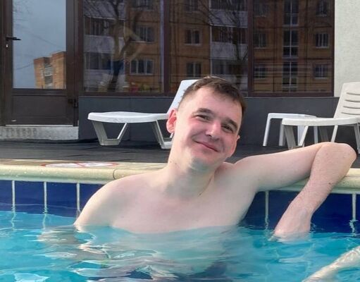  ,   Zhenya, 32 ,   ,   , c , 