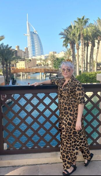  ,   LeiLa, 41 ,     , c , 