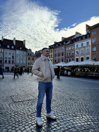  ,   Deonis, 32 ,   ,   