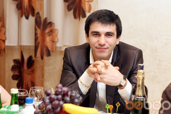  ,   Armen, 40 ,   