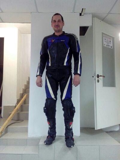  ,   Antony, 41 ,   ,   , c 