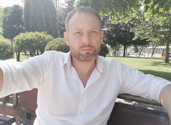  ,   Maksim, 43 ,   