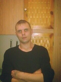  11977001  Andrej, 35 ,    