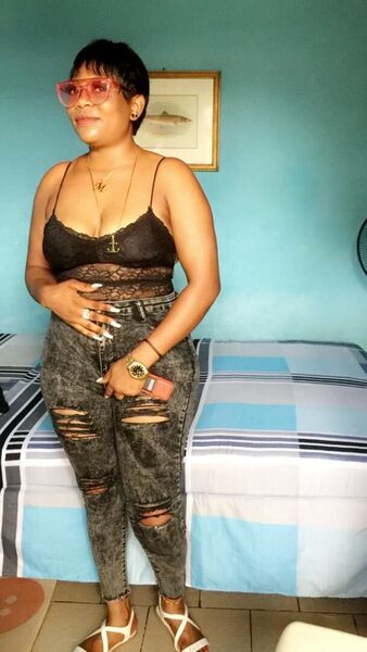  Nicosia,   Grace, 35 ,   ,   