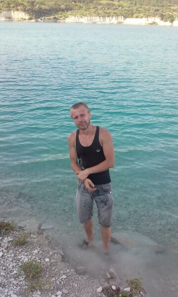  ,   Kiril, 32 ,   ,   , c 