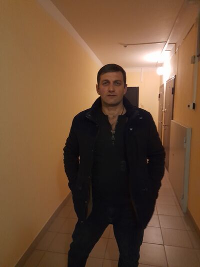  --,   Artur, 44 ,   
