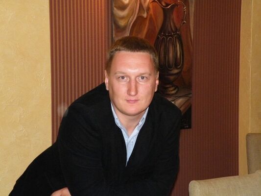  ,   Tomas, 42 ,   ,   , c 