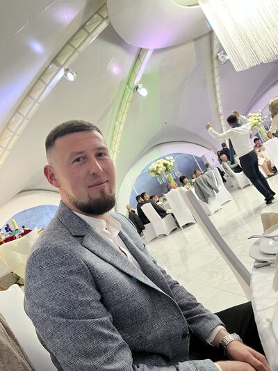  ,   Emil, 29 ,   ,   