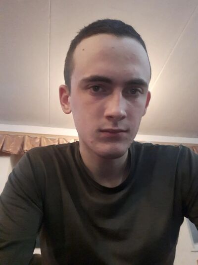  ,   Vlad, 22 ,     