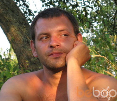  ,   Maksim, 49 ,   