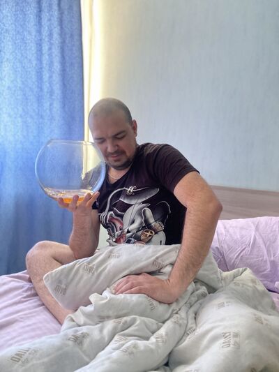  Ban Phattha Ya,   Dmitrii, 34 ,   ,   