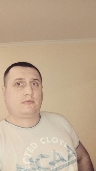  ,   Nik, 42 ,   