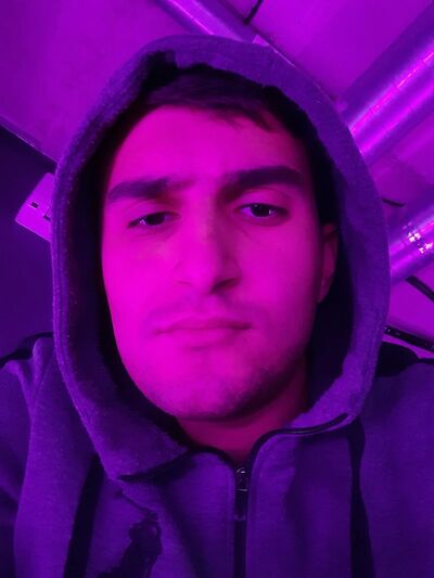  --,   Mikael, 26 ,   ,   