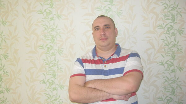  ,   Alex, 44 ,   