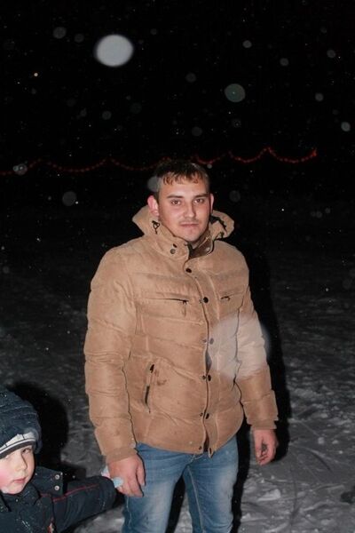  ,   Dima, 32 ,   