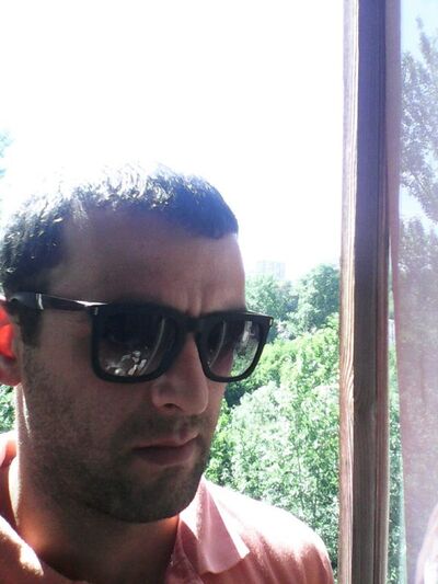  ,   Alex, 39 ,   