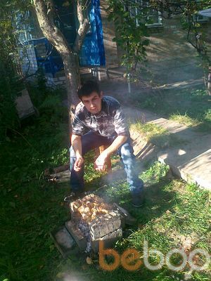  ,   Viktor, 37 ,   