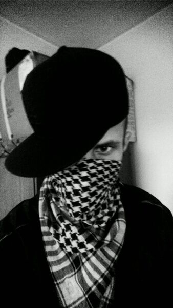  ,   Spyk, 32 ,   