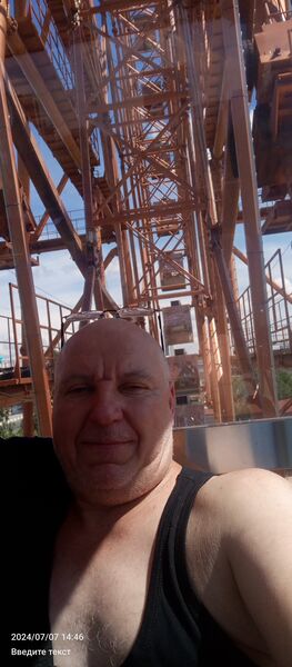  ,   Valentin, 52 ,   ,   