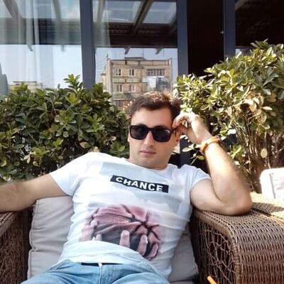  ,   Valer, 38 ,   ,   