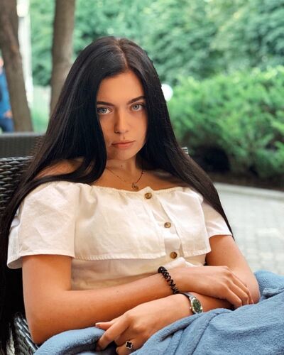  ,   Milana, 25 ,   ,   , c 