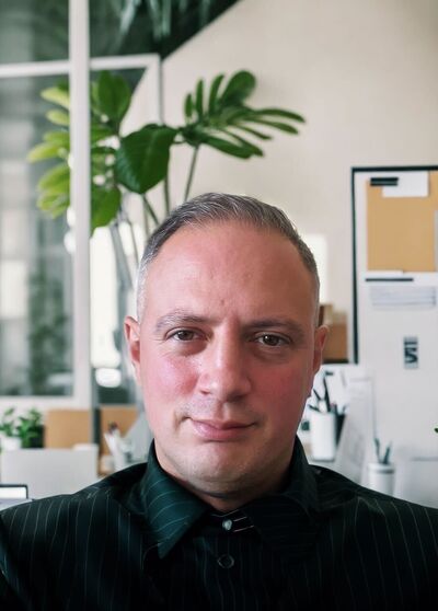  Castelldefels,   Maksim, 43 ,   ,   