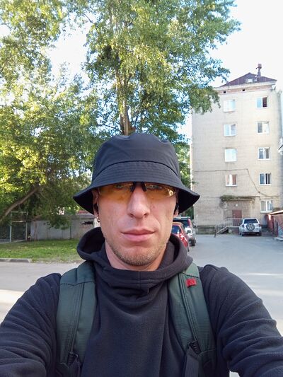  ,   Sergei, 40 ,   