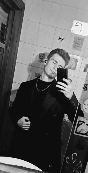  ,   Tony, 25 ,   ,   