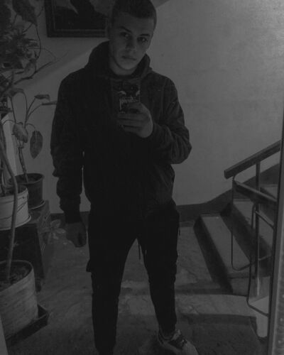  --,   , 22 ,   