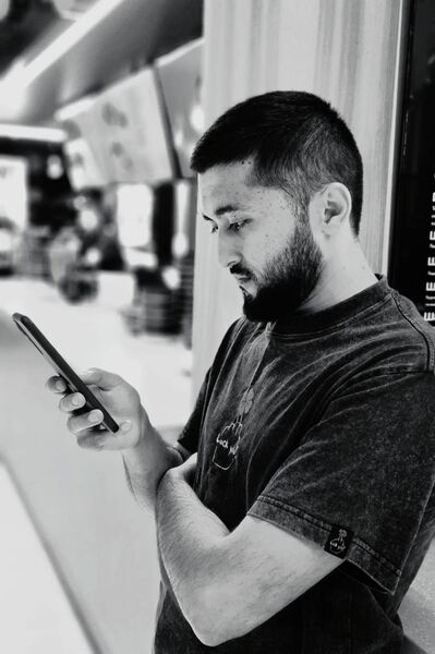  --,   Aram, 28 ,   ,   