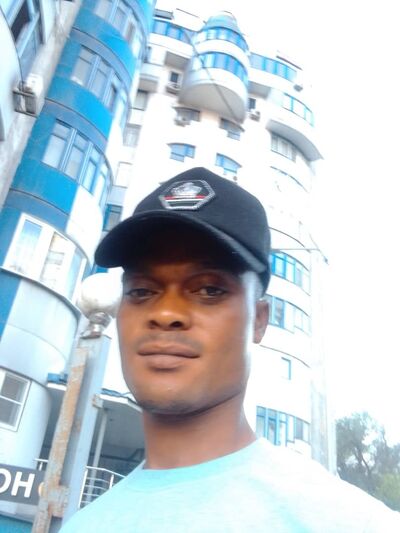  ,   Roland, 37 ,   ,   