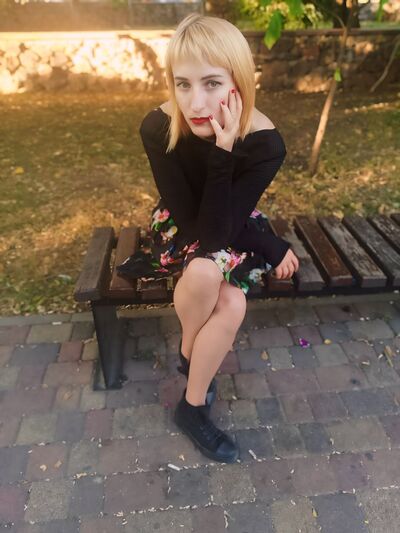  ,   Helly Sane, 37 ,     , c 