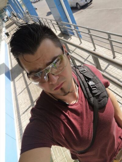 ,   Artyom, 32 ,   ,   
