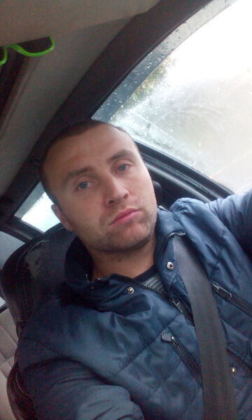  ,   Pavel, 35 ,   