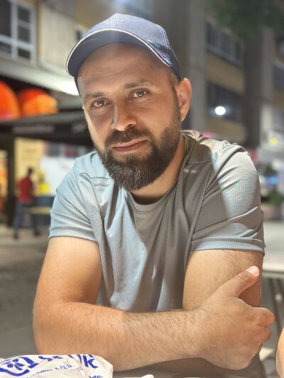  ,   Ali, 34 ,   ,   