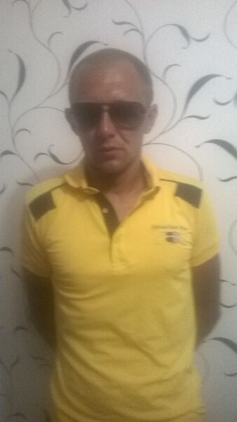  ,   Artem, 42 ,   