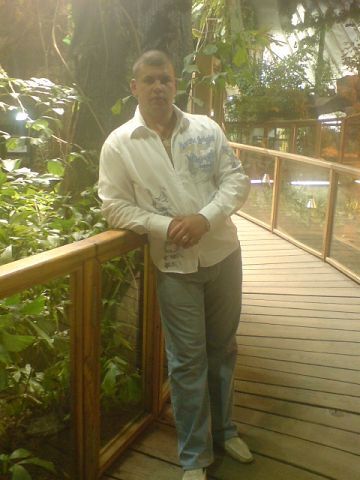  45335611  Jon, 45 ,    