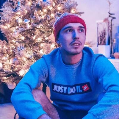  ,   Denis, 28 ,   