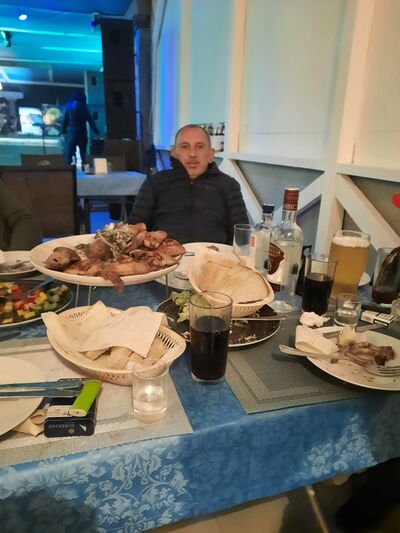  ,   Armen, 40 ,   ,   