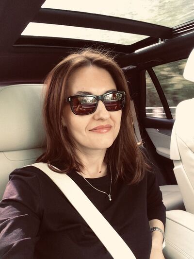 ,   Yana, 39 ,   c 