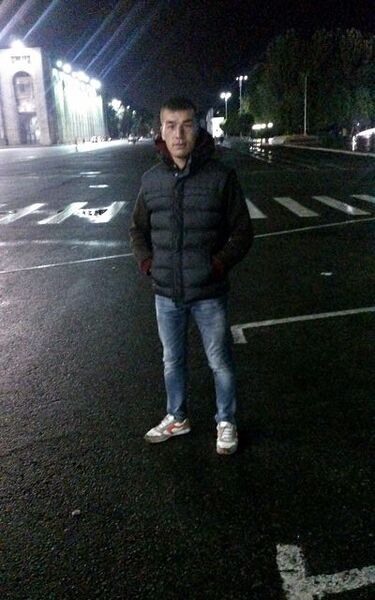  ,   Aza, 34 ,  