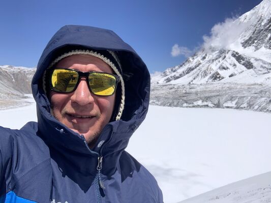  ,   Viktor, 39 ,   ,   , c , 