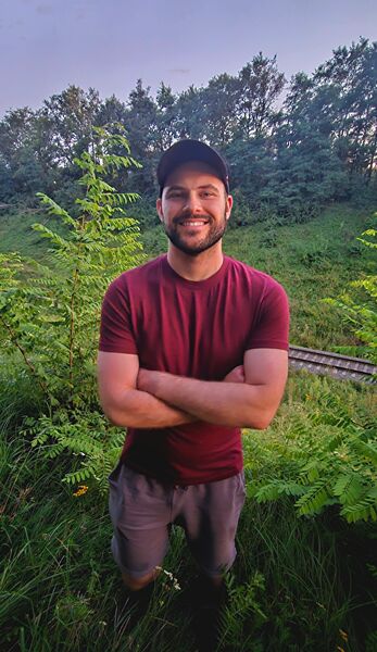  ,   Antony, 28 ,   ,   