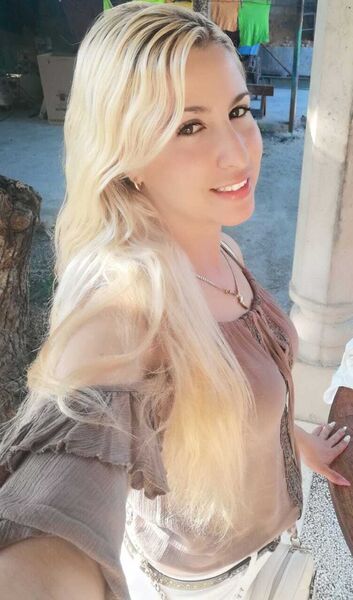  ,   Ariannys, 27 ,   ,   