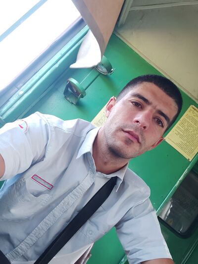   ,   Leon, 36 ,   ,   