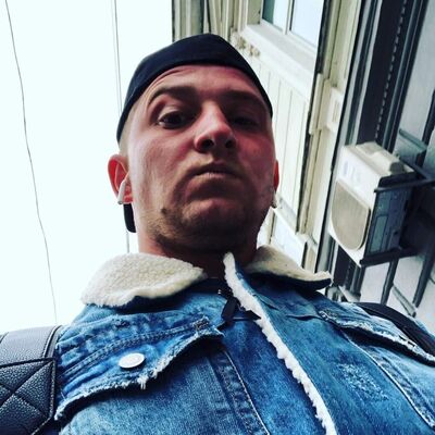  ,   Artur, 28 ,   ,   