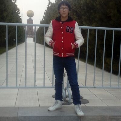  ,   Nuriddin, 32 ,     , c 